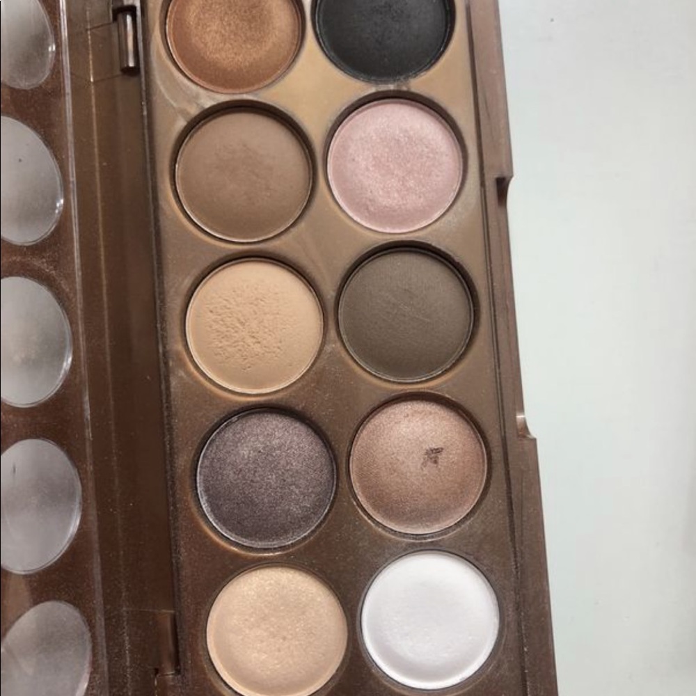 Makeup - Picture 4 of 8